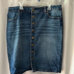 NWOT d.jeans button up denim skirt
